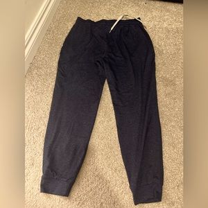 Vuori Performance Joggers-Womens (M)